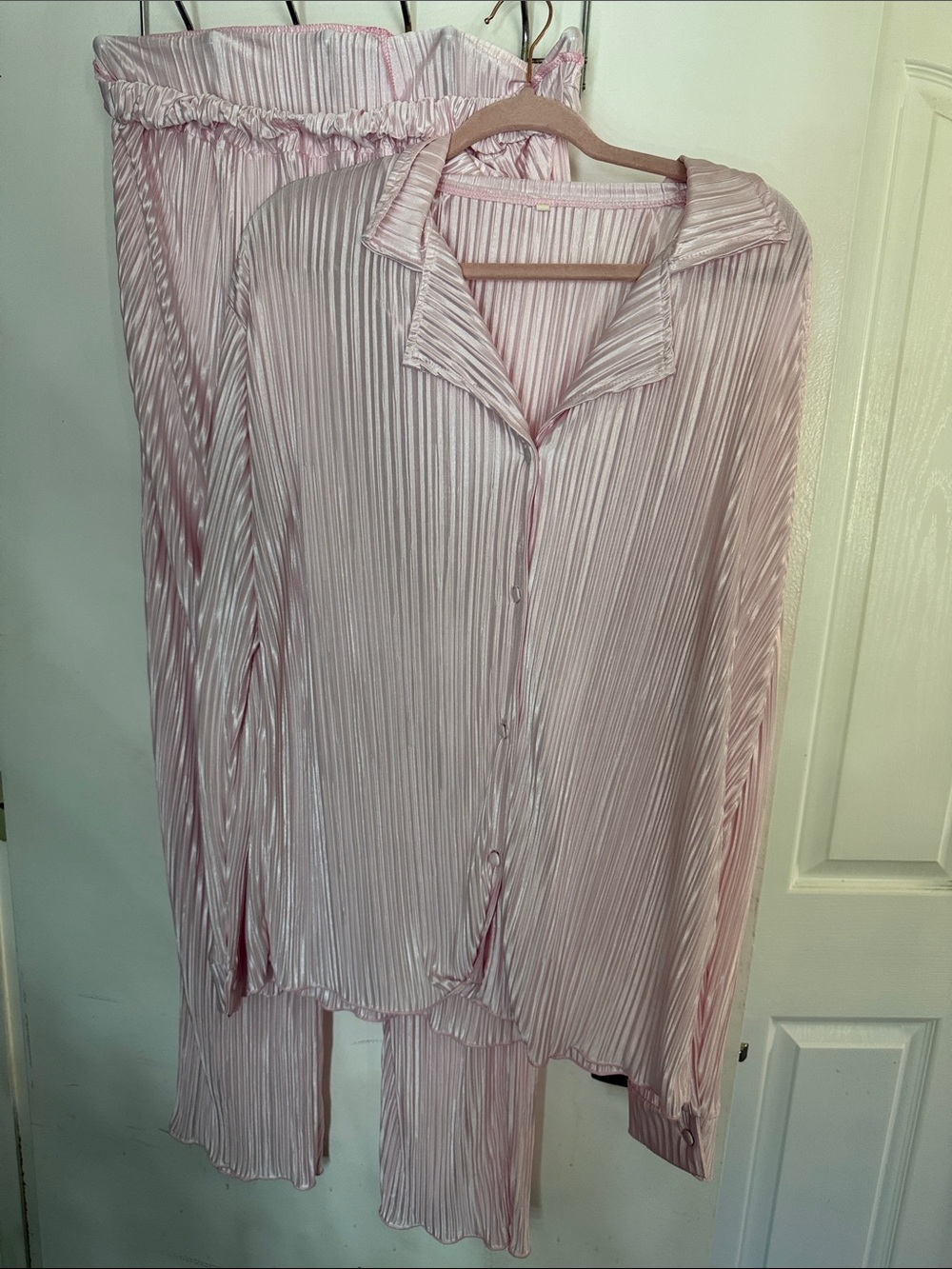 Silky Pleated Pink Women's Pajama Set